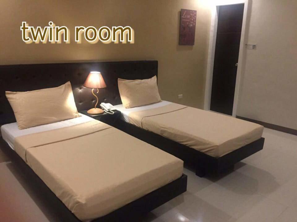 Urbantel Hotel Lucena Buitenkant foto